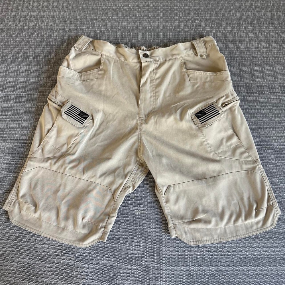 Tan American Flag Cargo Shorts Men's Size 38